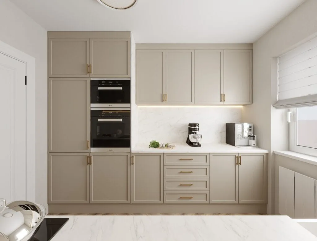 Modern classic kitchen with beige cabinets and built-in appliances – Intervibe Studio